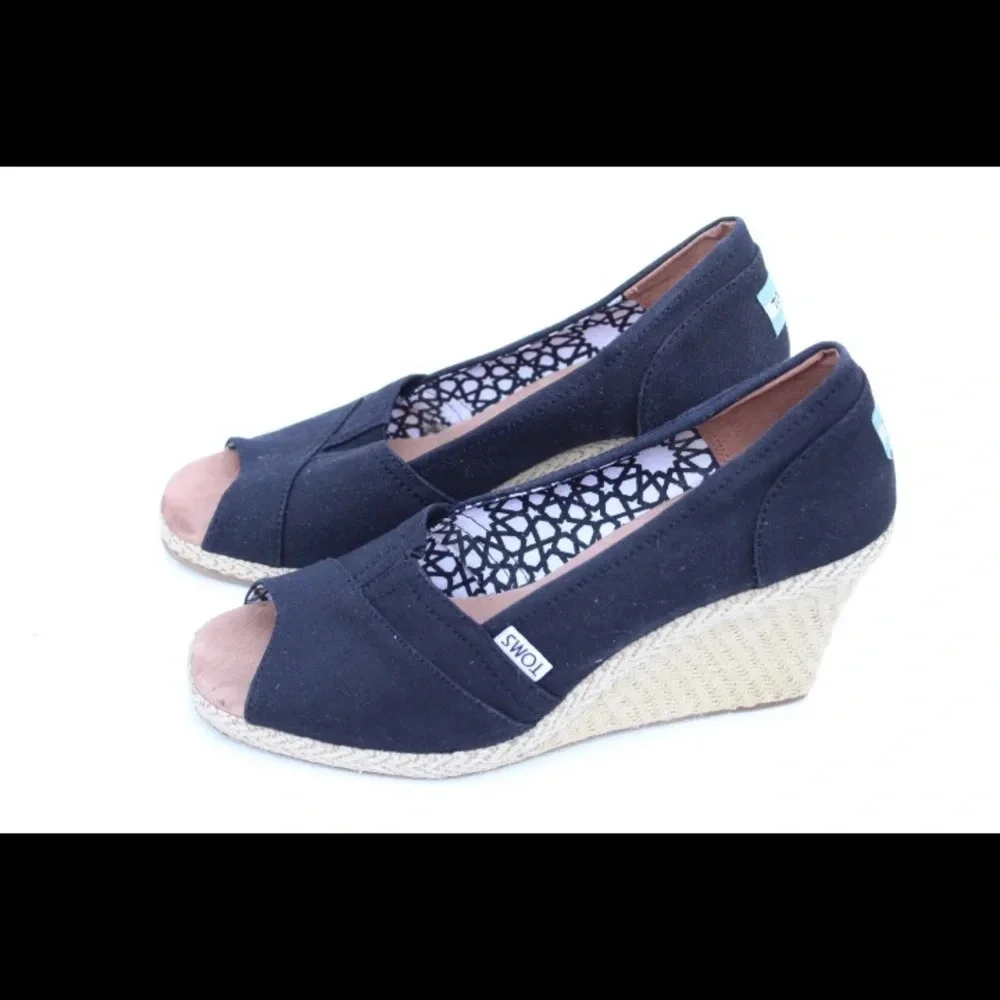 Tons peep toe wedges